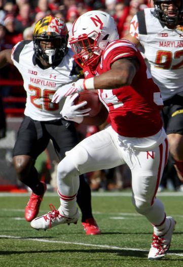 With Fyfe at QB, No. 19 Cornhuskers defeat Maryland 28-7