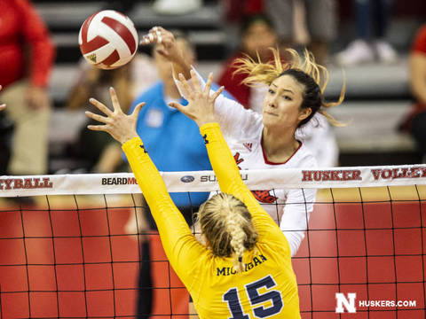 2018 Michigan volleyball - HuskerMax